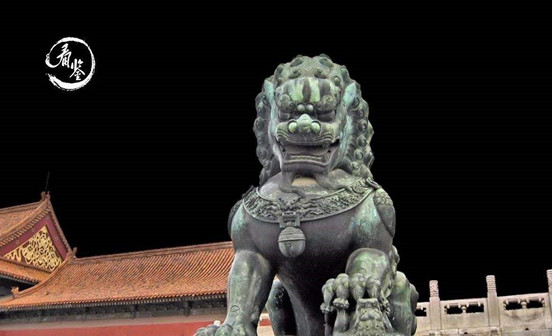 關于墓地的石獅子中