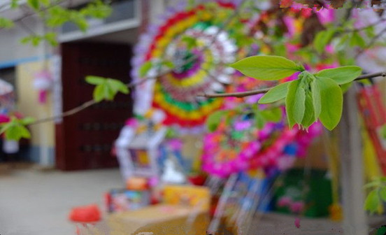 喪葬,花圈上奠字的由來