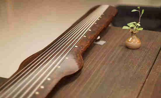 古琴上的琴弦各自稱為哪些?