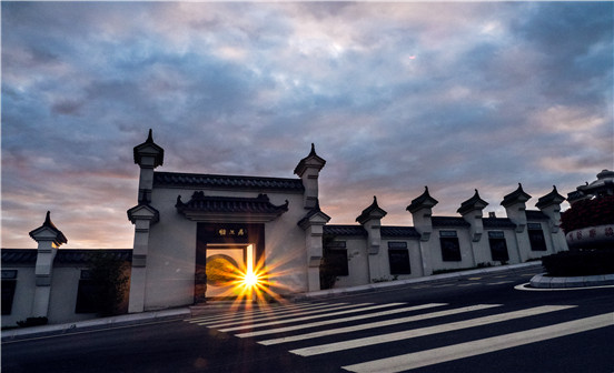 去世當(dāng)年沒下葬必須等三年才能下葬嗎？